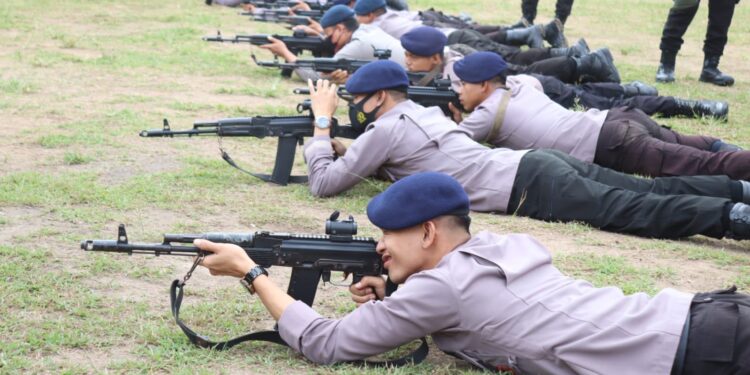 satbrimob polda banten latihan menembak