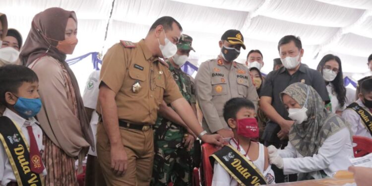 Plh Bupati OKU Edward Candra Launching Vaksinasi Covid-19 Anak Usia 6-11 Tahun