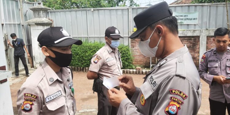 penertiban seragam satpam di serang