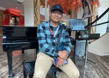 puisi itu bahasa peradaban