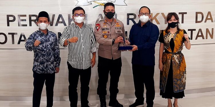 Jaga Kondusifitas di Masyarakat, Polres Jalin Silaturahmi ke DPRD Tangsel