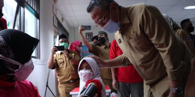 benyamin tinjau pelaksanaan vaksin dosis ke 2