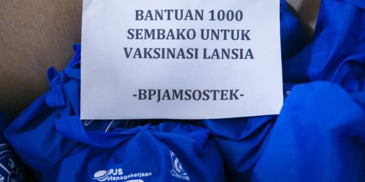 bantuan 1000 [aket sembako untuk vaksinasi lansia