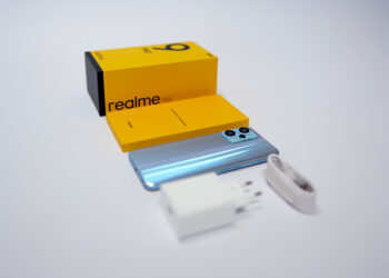 Mengintip Isi Kotak realme 9 Pro Series, Smartphone Flagship in Mid-range Terbaru Besutan realme