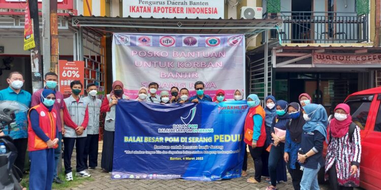 ATB – BSMI & Relawan Lintas Profesi Bantu Warga Terdampak Banjir Serang