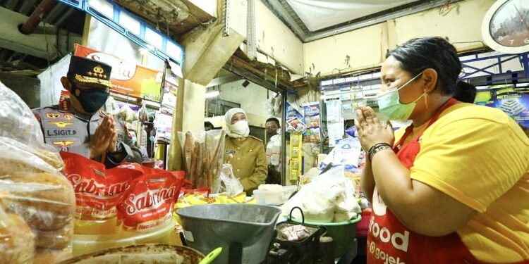 Minyak Curah Terdistribusi dan Harga Sesuai HET, Pedagang Pasar Ucapkan Terima Kasih ke Kapolri