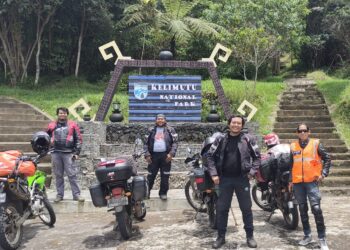 tim jkw pwi nikmati indahnya panorama danau kelimata