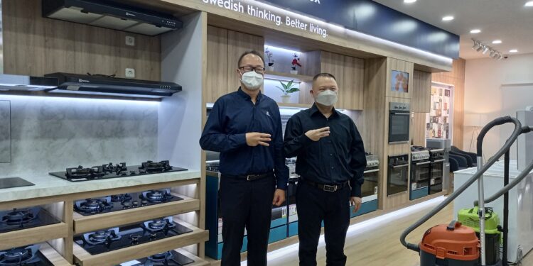 Beri Kemudahan kepada Konsumen, Electrolux Indonesia Buka Dua Pusat Layanan dan Showroom Eksklusif Pertama di Indonesia