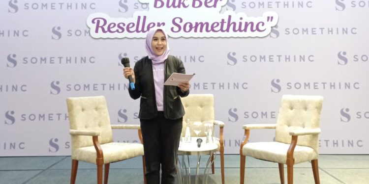 Senang Tampil, Mels Mantap Jadi MC