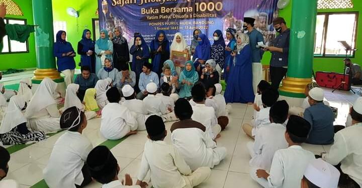 Erna Santoso dan Heni Suhaeni Bersama Yapena Gelar Safari Hidayah Ramadan di Enam Titik