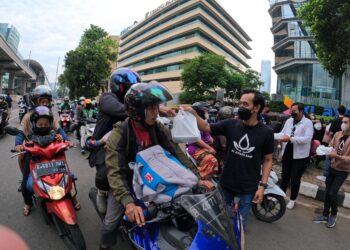 Rangkaian Program Ramadan 2022XL Axiata Bagikan Takjil Buka Puasa untuk Masyararakat 