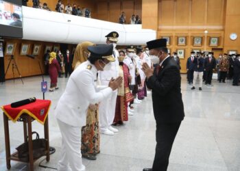 Pj Gubernur Banten Al Muktabar Resmi Dilantik Mendagri