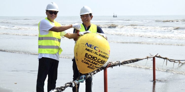XL Axiata Sambut Berlabuhnya “Golden Buoy” SKKL Echo di Indonesia