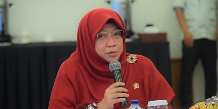 DPR Ingatkan Pemerintah Harus Hati-hati Dalam Mengeluarkan Wacana Cukai Ban Karet, BBM, dan Deterjen