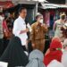 Pj Gubernur Banten Al Muktabar Dampingi Presiden Jokowi Meninjau Harga Migor Curah Di Pasar Baros