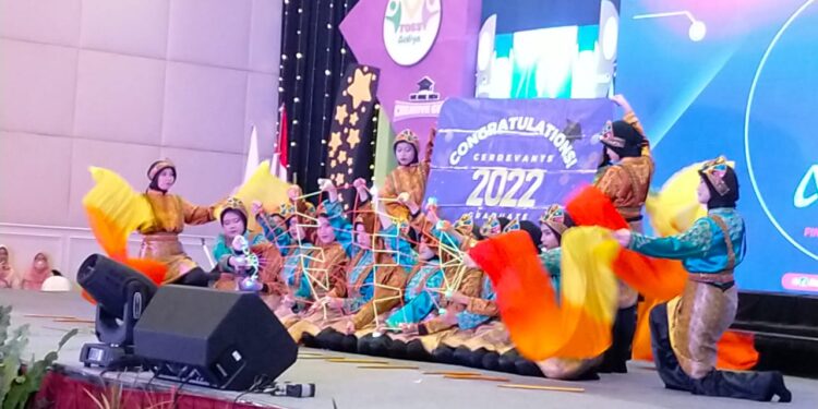 Auliya Graduation Day Digelar Spektakuler di Royal Ballroom The Spring Club, Orang Tua Murid Berikan Apresiasi