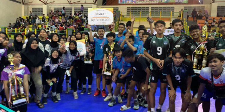 Tim Voli Putra SMPN 2 Tamsel Juara Pertama di Kejuaraan Bola Volly Antar Pelajar Kabupaten Bekasi