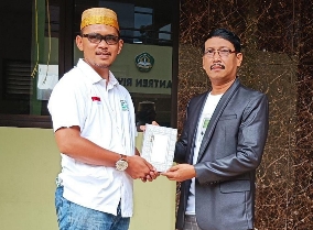 YMSML Wakafkan Ratusan Mushaf Al-Qur’an ke Pondok Pesantren Riyadhul Huda Bogor 