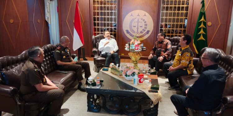 Jaksa Agung ST Burhanuddin Meminta SMSI Kawal Kinerja Jaksa