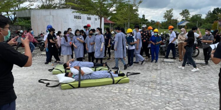 Lakukan Simulasi Code Red, Siloam Hospitals Palangkaraya Padamkan Api