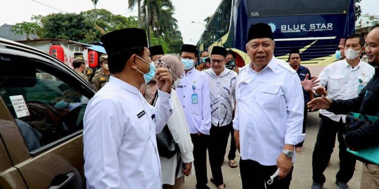 Benyamin Sambut Kepulangan Jemaah Haji Kota Tangerang Selatan