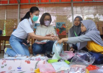 Sinar Mas Land Serahkan Bantuan Sosial Ke Sekolah Khusus, Panti Werdha, dan Panti Asuhan di Wilayah Tangerang Raya