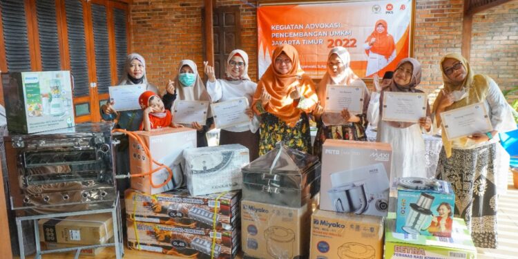 Kembali Menyalurkan Bantuan Peralatan Usaha Untuk UMKM, Anis Byarwati: Aksi Nyata Untuk Meningkatkan Ekonomi Masyarakat