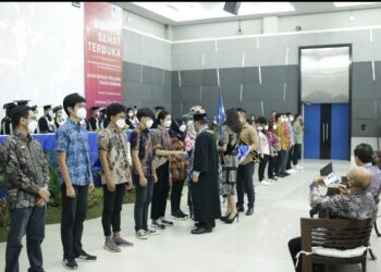 Berhasil Pasca Pandemi dengan Berani Memulai Bisnis Materi Kuliah Perdana UMN 2022