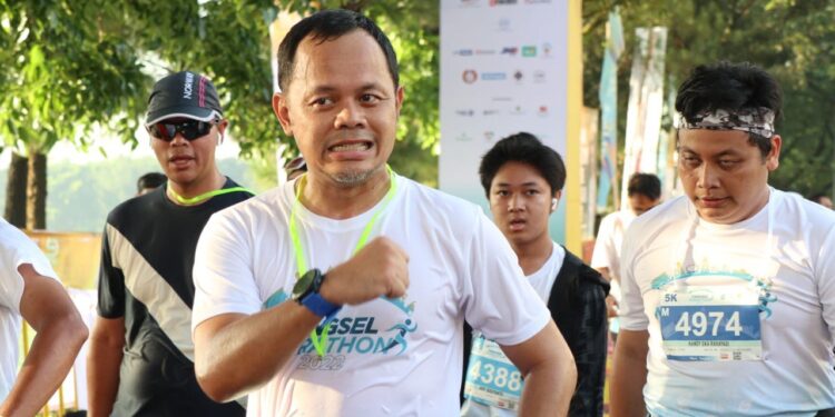 Pilar dan Bima Arya Ramaikan Tangsel Marathon 2022