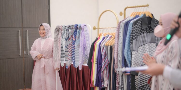 Perdana Diluncurkan, Koleksi Fashion END Label Bikin Jatuh Hati