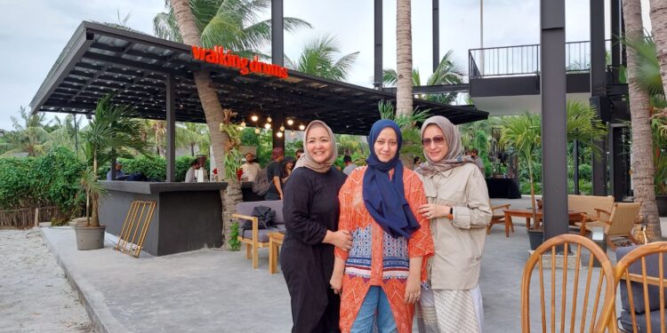 Walking Drums Ancol Hadirkan Sensasi Menyantap Hidangan di Tepi Pantai