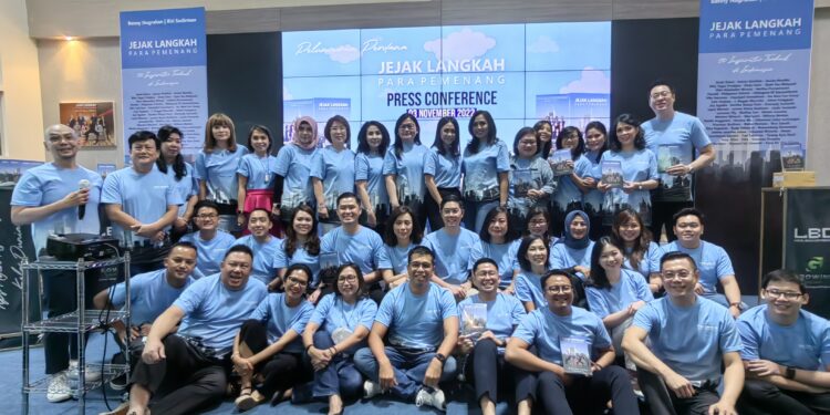 Buku Jejak Langkah Para Pemenang, Kisah Sukses 50 Agen Asuransi Jiwa Anggota MDRT Indonesia