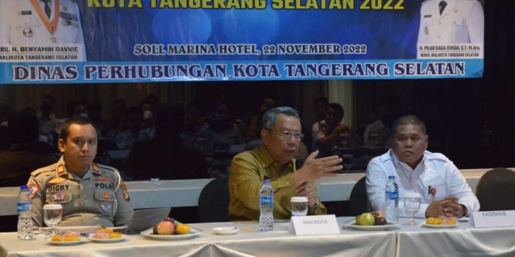Buka Rakor LLAJ, Wali Kota Benyamin Kaji Penyelenggaraan Lalu Lintas