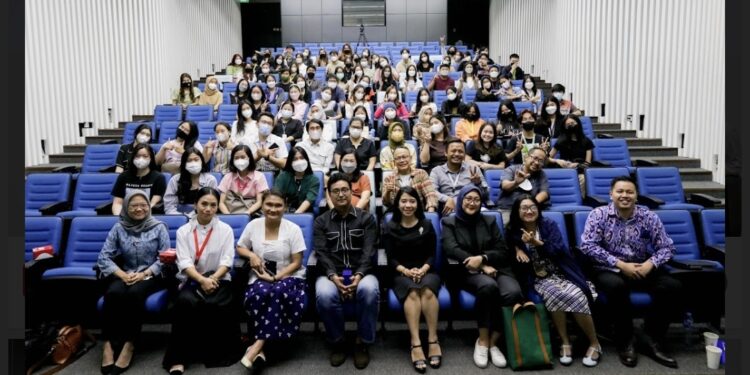 Kuliah Tamu FIKOM UMN Bahas Media Relations di Pemerintahan dan Media Monitoring