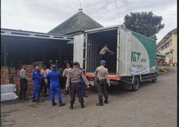 Armada J&T Cargo Bandung Salurkan Bantuan Korban Gempa Cianjur