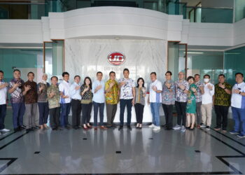 UD Trucks Tutup Tahun 2022 dengan Serah Terima 32 Unit Quester Euro 5