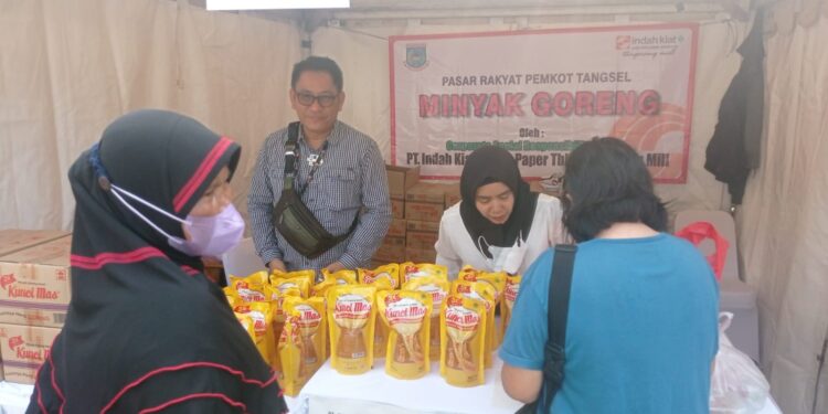 Peduli Penanggulangan Inflasi di Tangsel, IKPP Tangerang Jual Minyak Murah di Bazaar Serpong Utara