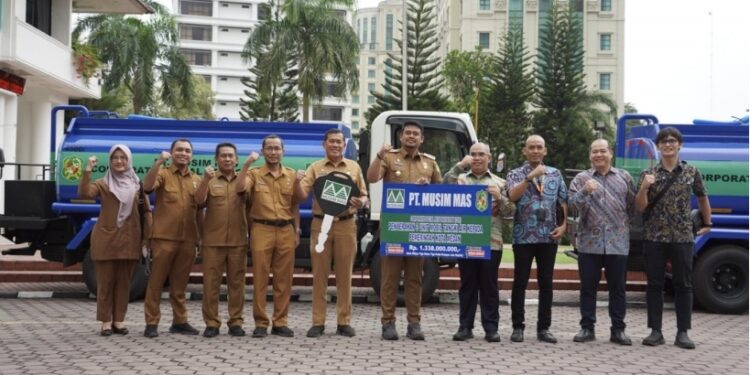 Musim Mas Donasikan 3 Unit Mobil Tangki Air Kepada Pemkot Medan