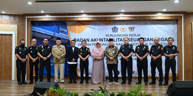 Anggota DPR Prihatin dengan Maraknya Peredaran Rokok Ilegal di Jawa Barat