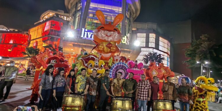 Living World Hadirkan Deretan Lampion Terbesar Se-Indonesia