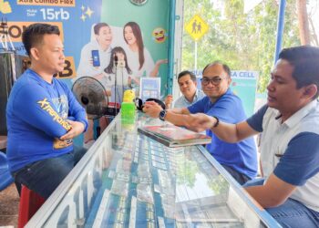 Tingkatkan Pengalaman Pelanggan CEO XL Axiata Temui Langsung Pelanggan dan Retail Outlet