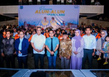 Disambut Antusiasme Warga, Benyamin Resmikan Alun-Alun Pamulang