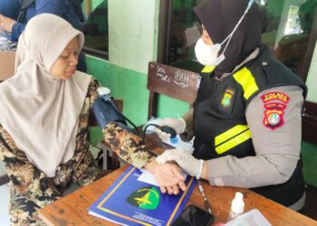 Bakti Kesehatan Sesi Dokkes Polres Tangsel Di Wilayah Cisauk