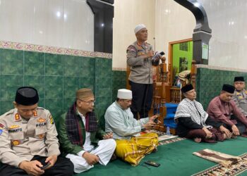 Masjid Jami Roudhotul A’mal, Jembatan Besi, Tambora, Jakarta Barat menjadi sasaran Program Kegiatan Sahur Bersama, Sholat Subuh Keliling (SULING) dan Implementasi Program Polisi RW di Wilayah Hukum Polda Metro Jaya.