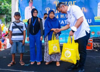 Sekda Bambang Buka Bazar Ramadan di Kecamatan Setu Tangsel