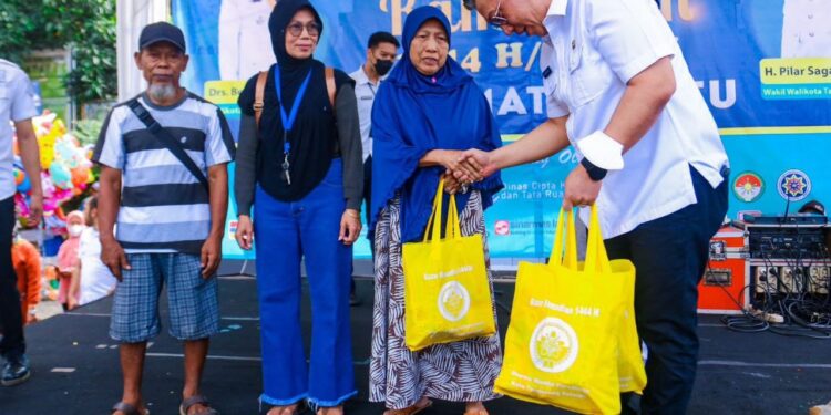 Sekda Bambang Buka Bazar Ramadan di Kecamatan Setu Tangsel