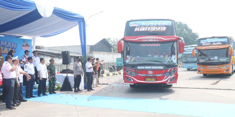 Polres Tangsel Amankan Mudik Gratis di Terminal Pondok Cabe