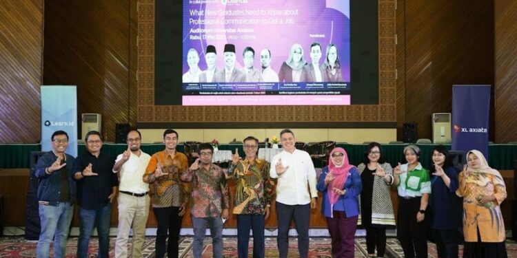 Buat Mahasiswa Padang dan Bandung, XLFL Beri Tips Hadapi Dunia Kerja