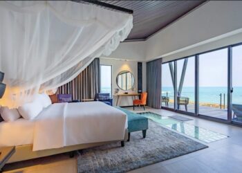 Sambut Liburan, Aston Anyer Beach Hotel Tawarkan Aquavilla Staycation Rasa Maldives