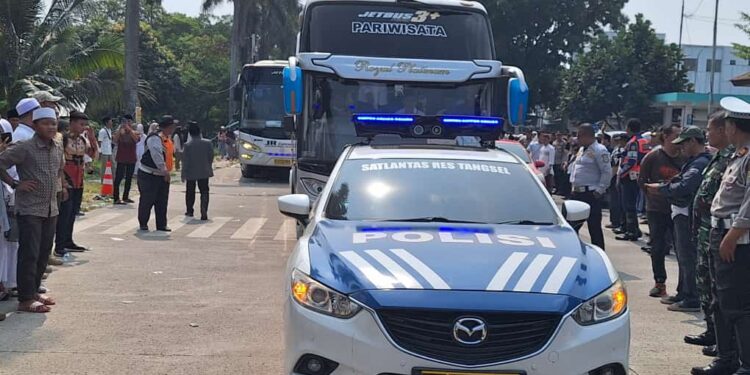 Polres Tangsel Kawal Keberangkatan Haji Kloter Pertama Tangerang Selatan